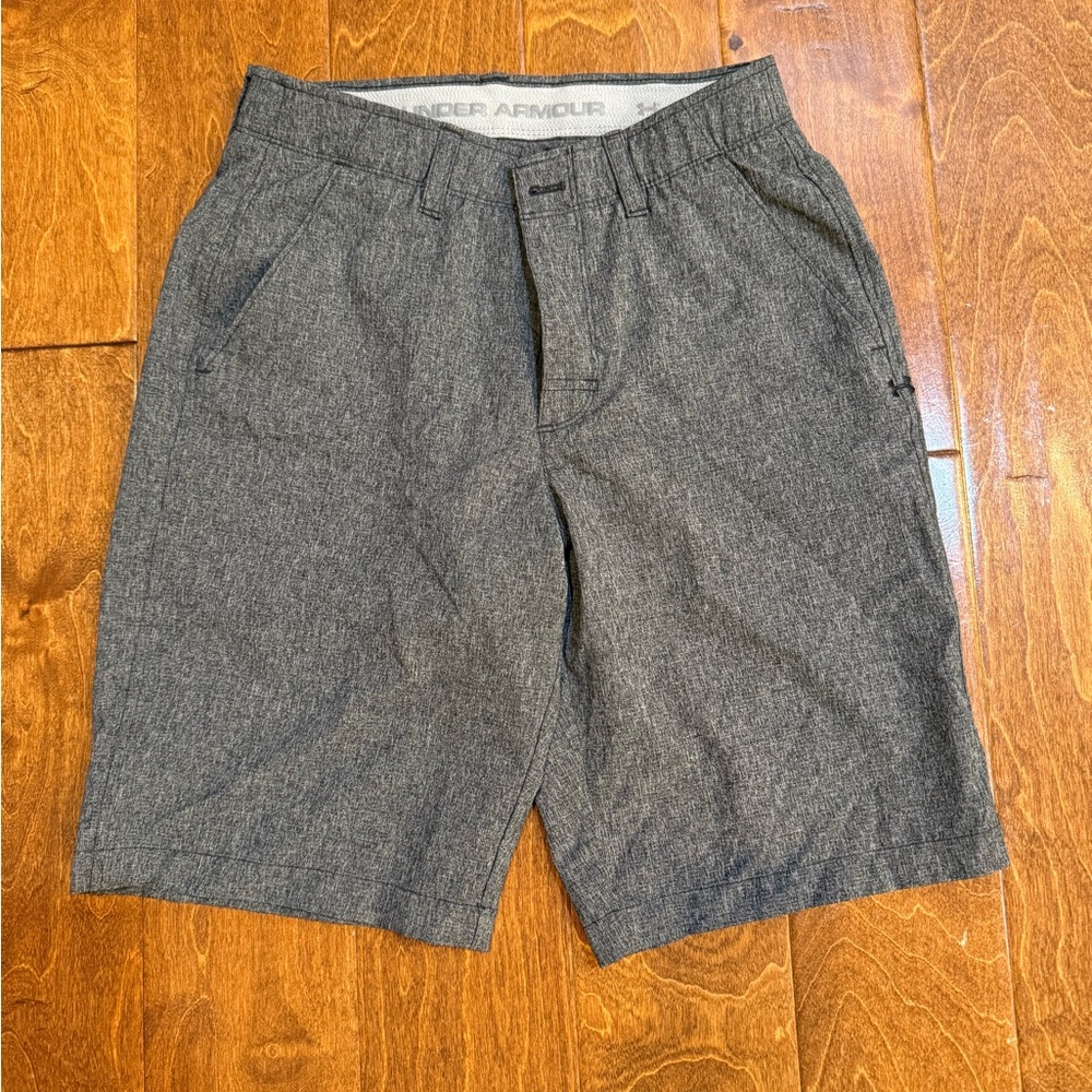 Under armor Men’s charcoal shorts
